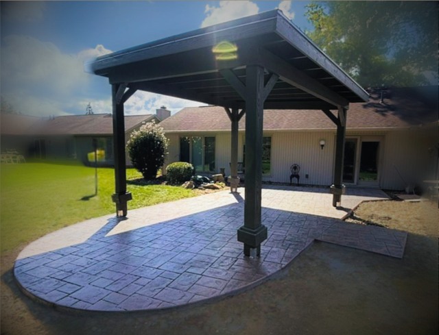 Finished pavilion and round patterned patio