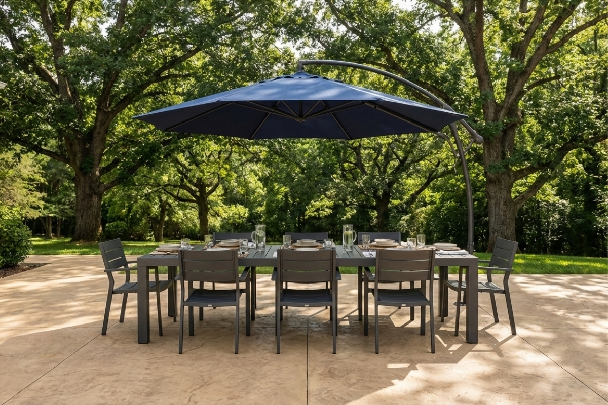 Bee Green Outdoor Living Hardscaping Paver Patio with Outdoor Dining and Cantilever Umbrella